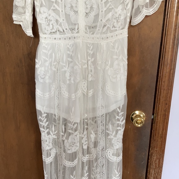 Relisted Pol white floral embroidered sheer material over romper boho size s/m - Picture 11 of 17